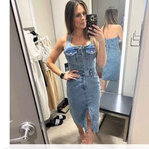 Women’s denim Midi dress- Universal Thread Medium wash denim dress, size 6